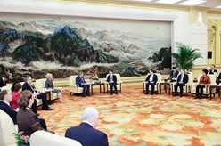 韓正會見中俄友好、和平與發展委員會第十四次全體會議與會代表