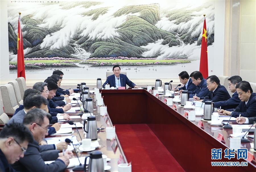 2月24日，中共中央政治局委員、中央書記處書記、中宣部部長劉奇葆出席國家高端智庫理事會擴大會議。 新華社記者 張領(lǐng) 攝